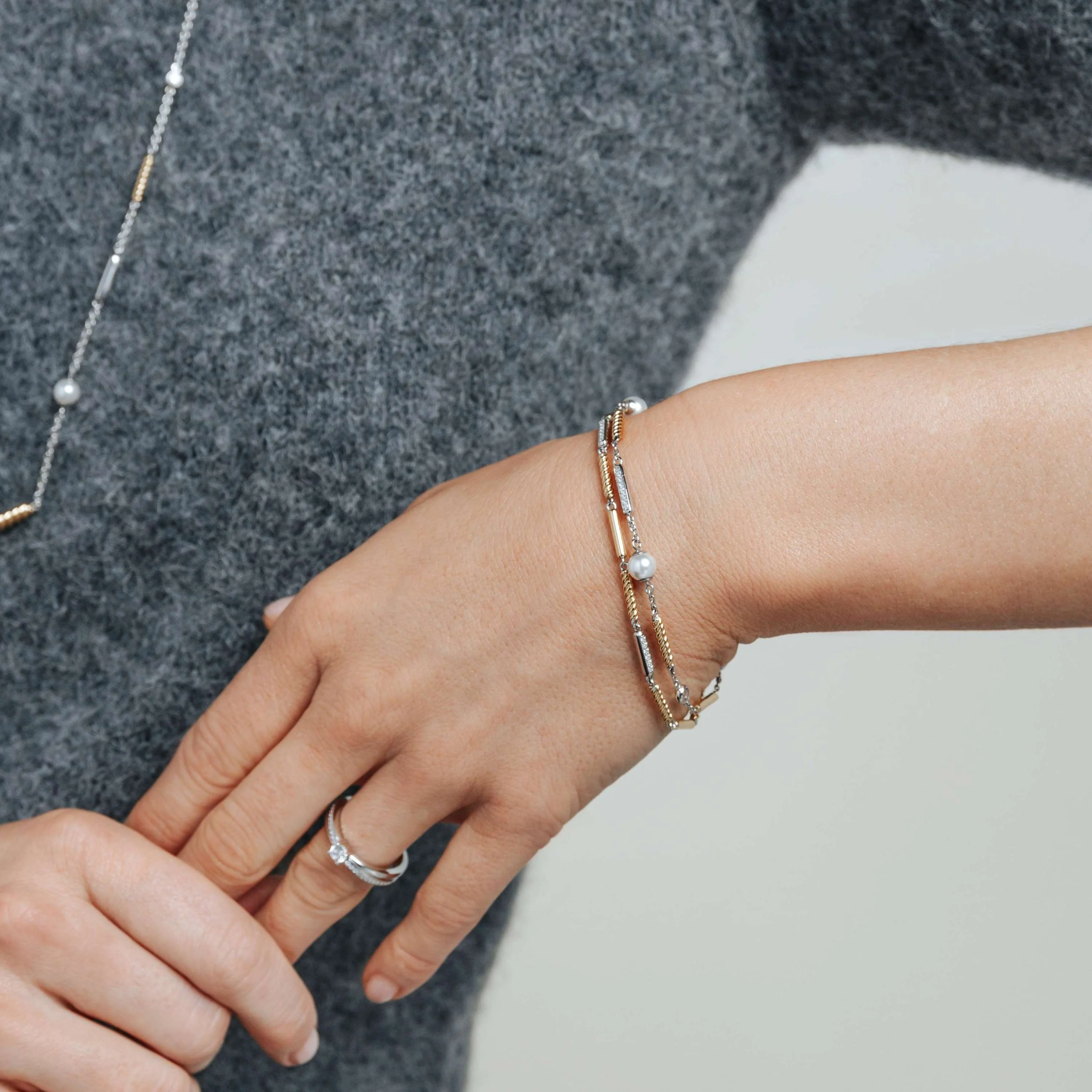 Structure Parel Charm Armband - Image 3