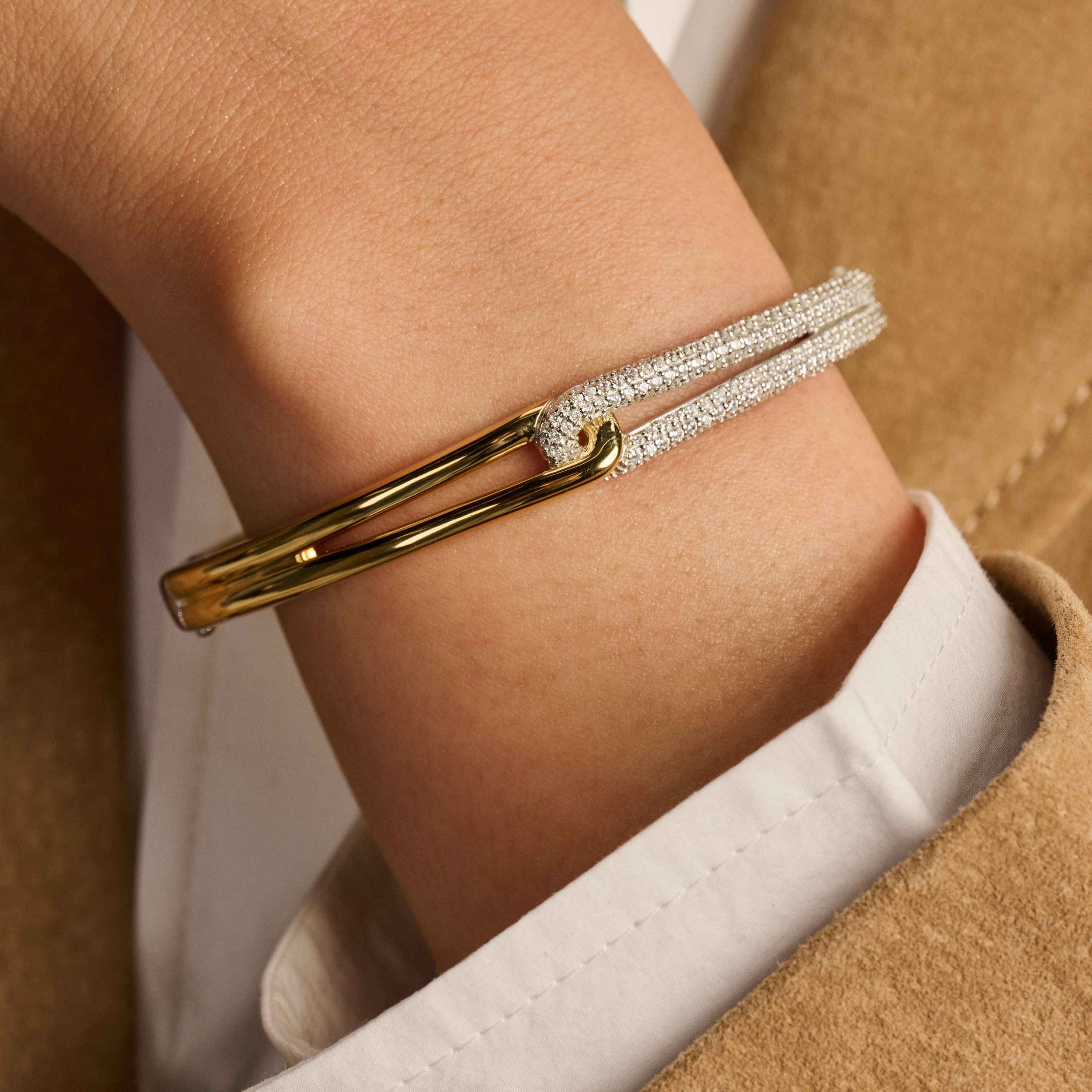 Zirkonia Connected Bangle - Image 6