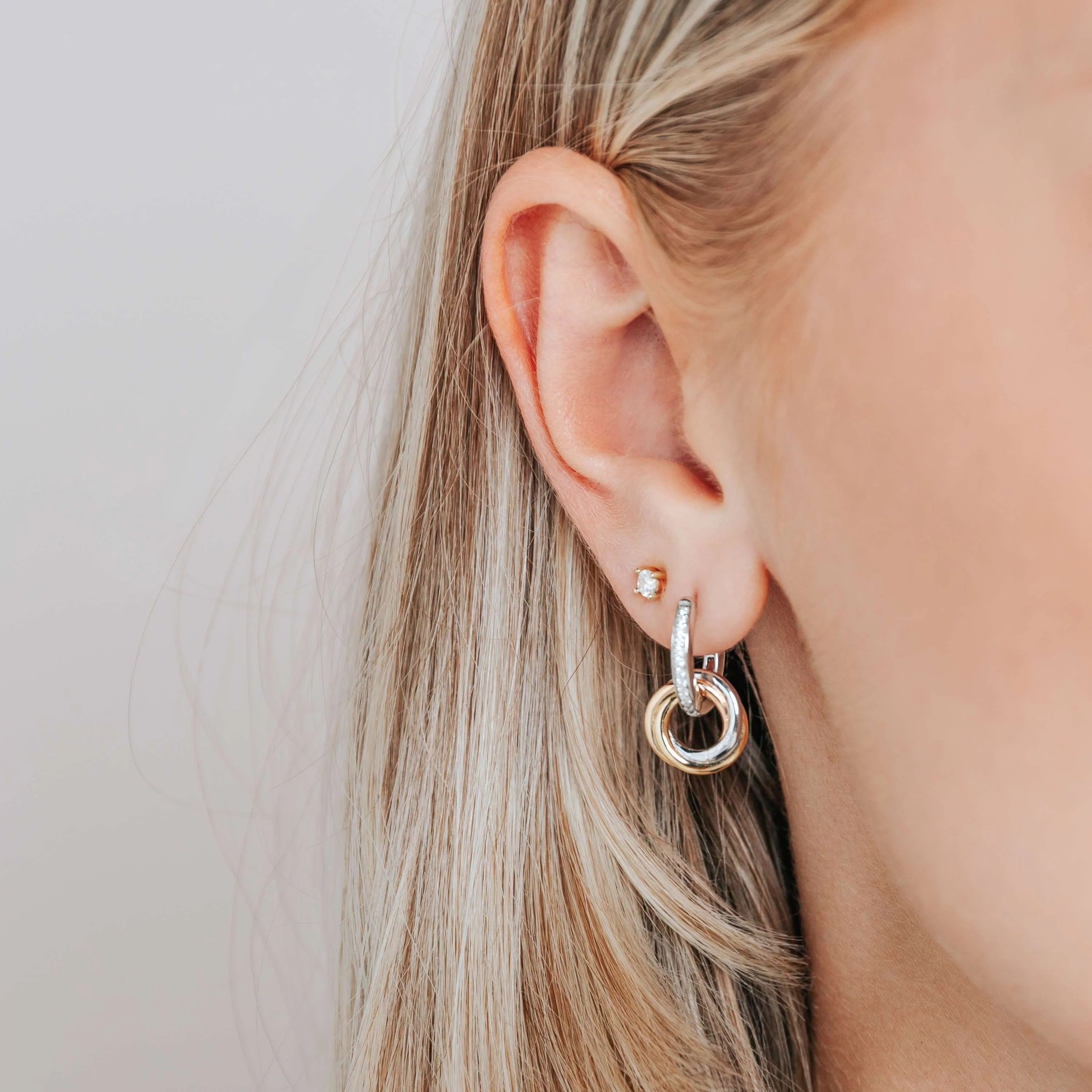 Tricolor Zirkonia Crossover Cirkel Hoops - Image 5