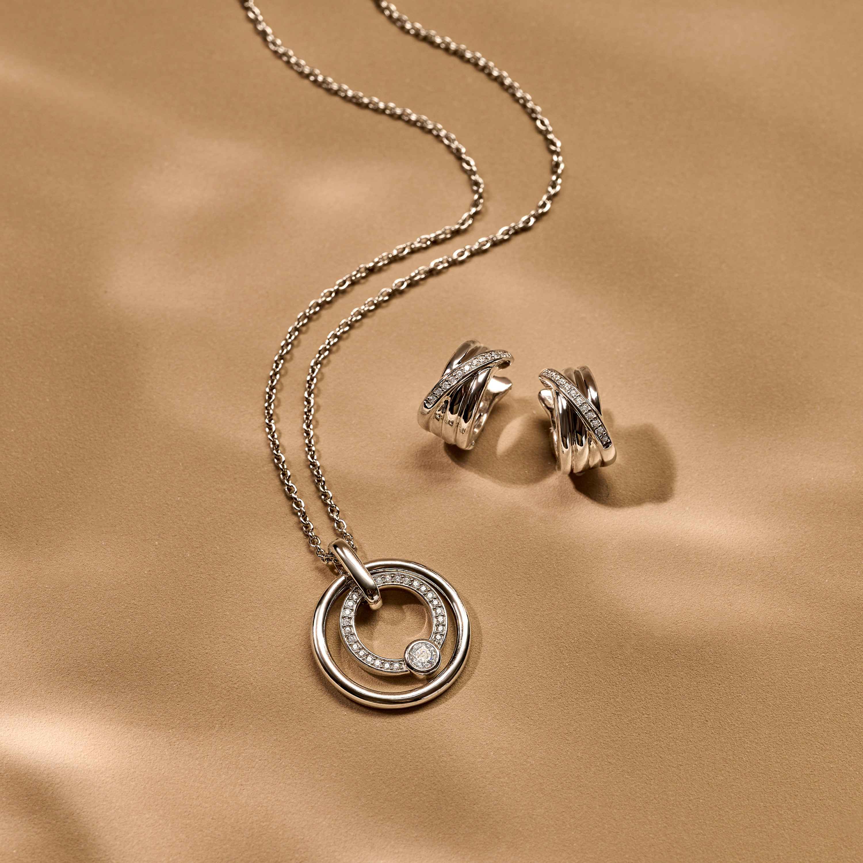 Zirkonia Crossover Hoops - Image 8