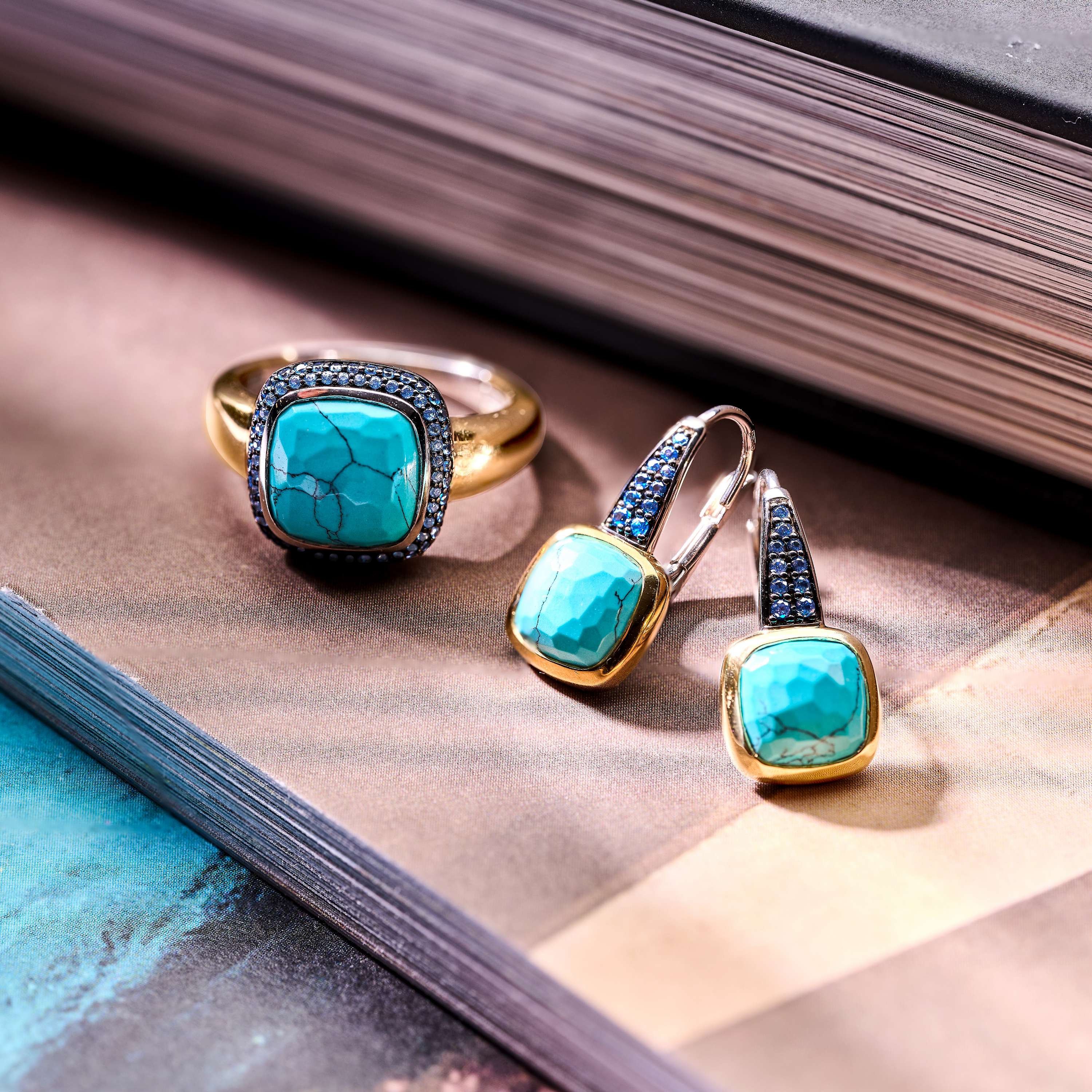 Turqoise Zirkonia Cushion Hoops - Image 10
