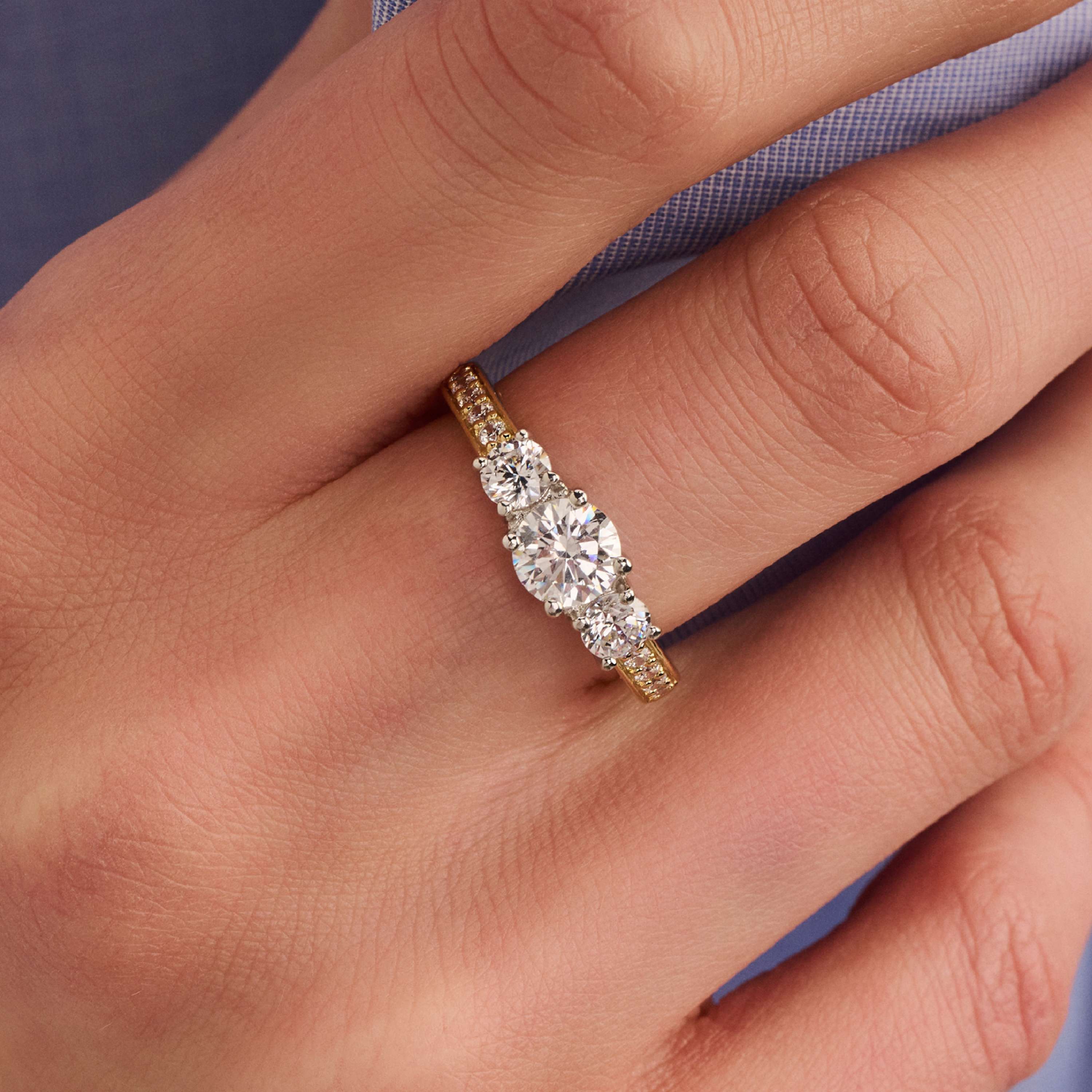 Classic Triple Zirkonia Ring - Image 7