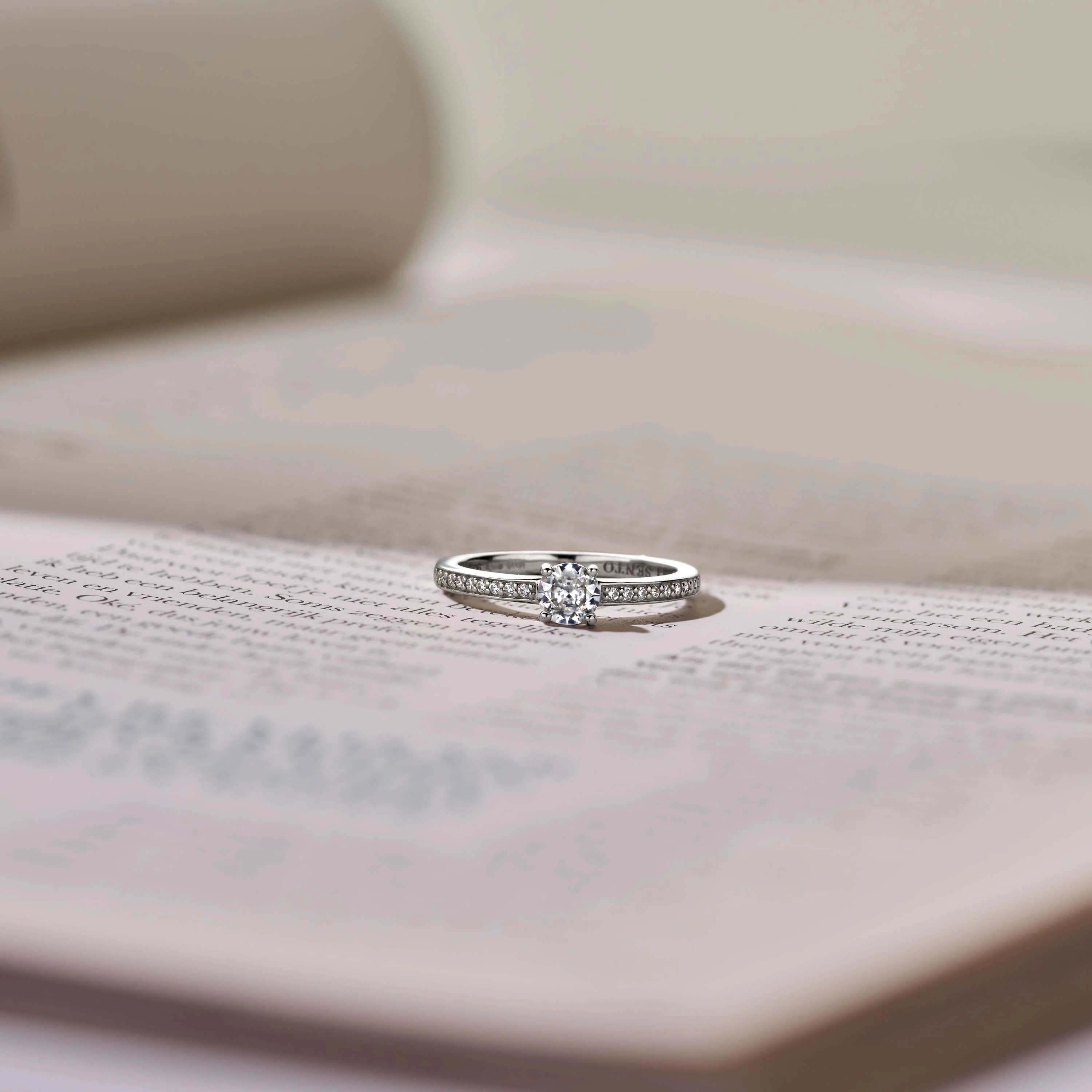 Classic Zirkonia Ring 5mm - Image 4