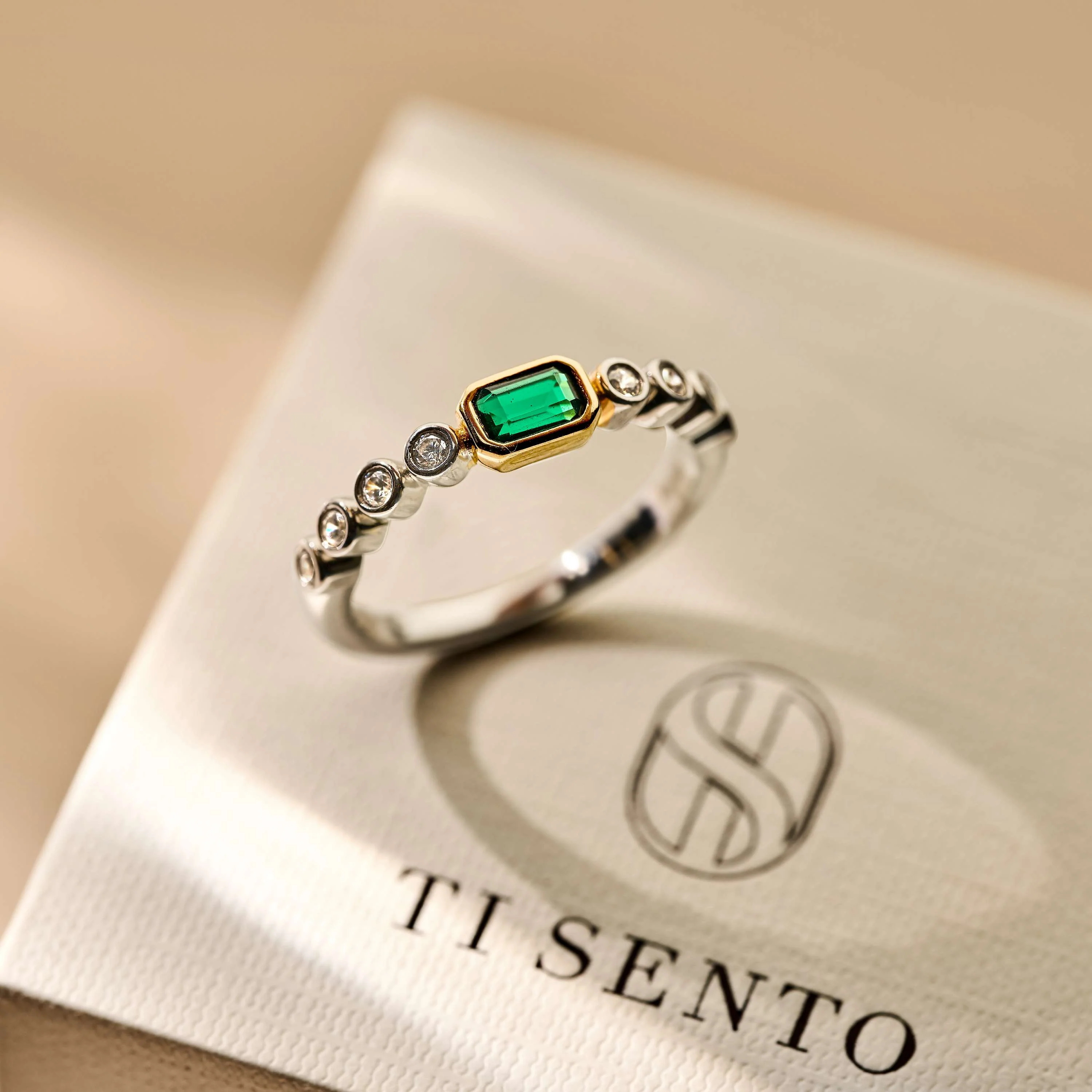 Baguette Tennis Ring met Smaragdgroen - Image 10