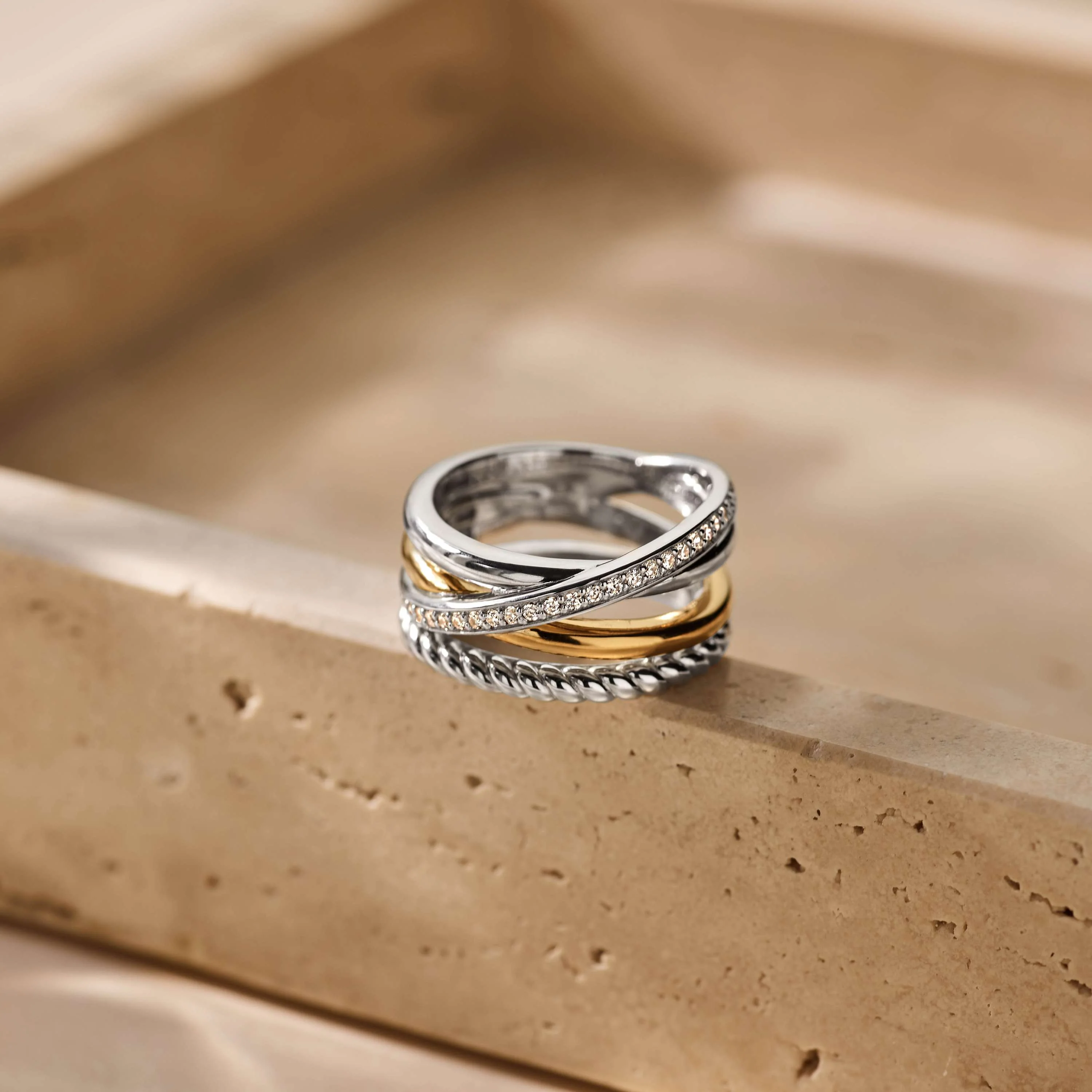 Structured Zirkonia Crossover Ring - Image 10